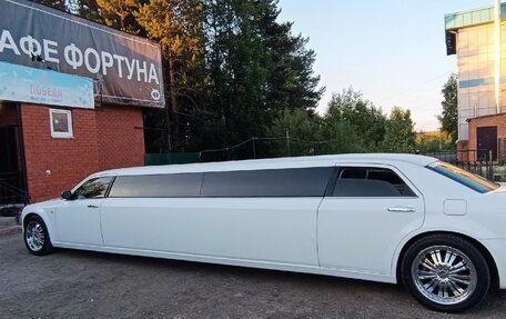 Chrysler 300C II, 2004 год, 520 000 рублей, 3 фотография