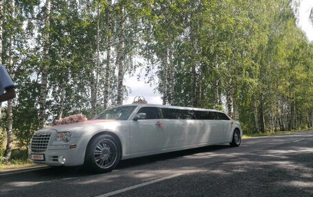 Chrysler 300C II, 2004 год, 520 000 рублей, 7 фотография