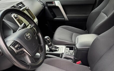 Toyota Land Cruiser Prado 150 рестайлинг 2, 2018 год, 4 100 000 рублей, 6 фотография