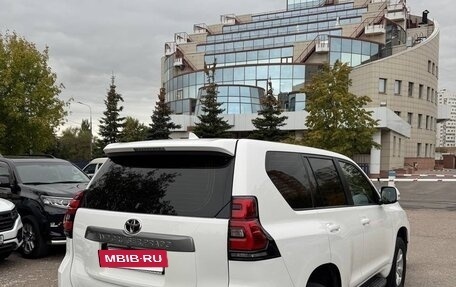 Toyota Land Cruiser Prado 150 рестайлинг 2, 2018 год, 4 100 000 рублей, 3 фотография