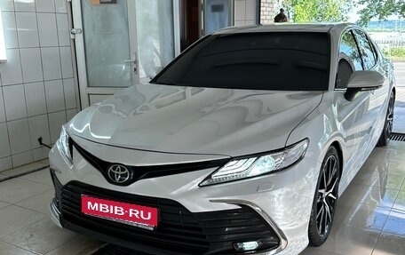 Toyota Camry, 2021 год, 3 850 000 рублей, 1 фотография
