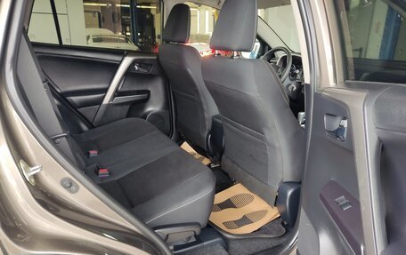 Toyota RAV4, 2017 год, 1 740 000 рублей, 17 фотография