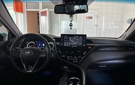 Toyota Camry, 2021 год, 3 850 000 рублей, 8 фотография