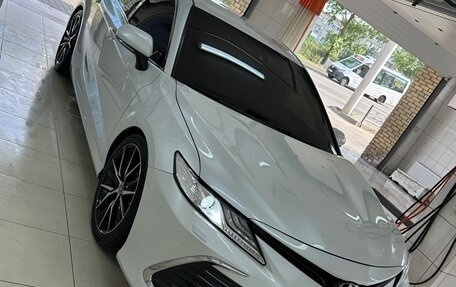 Toyota Camry, 2021 год, 3 850 000 рублей, 5 фотография