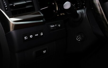 Lexus LX III, 2018 год, 8 999 000 рублей, 13 фотография