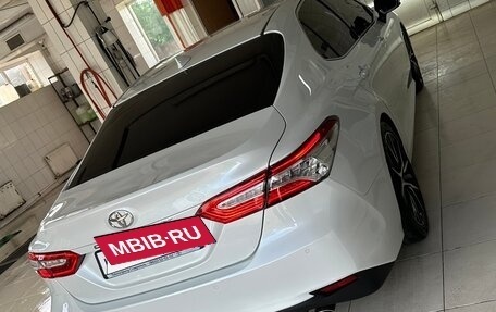 Toyota Camry, 2021 год, 3 850 000 рублей, 4 фотография