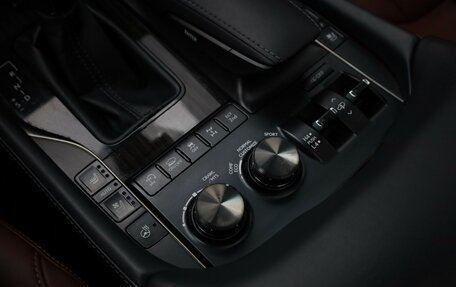 Lexus LX III, 2018 год, 8 999 000 рублей, 23 фотография