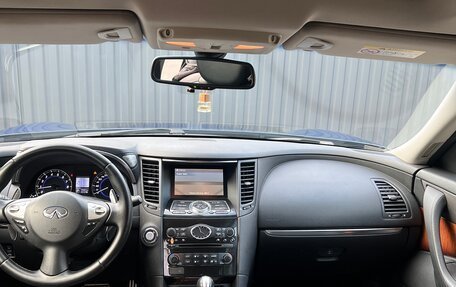 Infiniti QX70, 2017 год, 3 500 000 рублей, 18 фотография