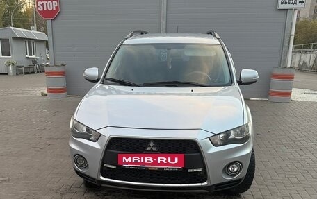 Mitsubishi Outlander III рестайлинг 3, 2011 год, 1 100 000 рублей, 4 фотография