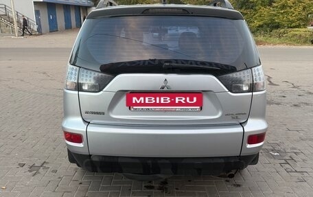 Mitsubishi Outlander III рестайлинг 3, 2011 год, 1 100 000 рублей, 3 фотография
