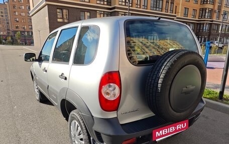 Chevrolet Niva I рестайлинг, 2017 год, 749 000 рублей, 6 фотография