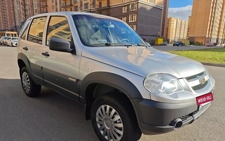 Chevrolet Niva I рестайлинг, 2017 год, 749 000 рублей, 9 фотография