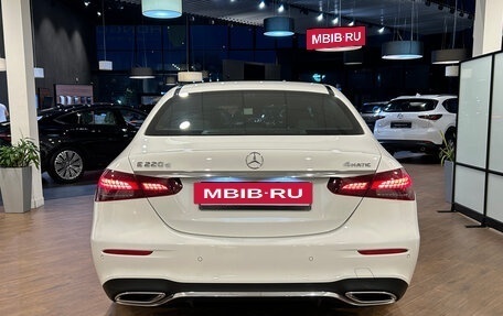 Mercedes-Benz E-Класс, 2020 год, 4 400 000 рублей, 3 фотография