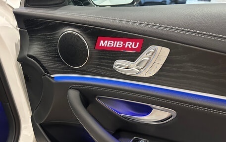 Mercedes-Benz E-Класс, 2020 год, 4 400 000 рублей, 29 фотография