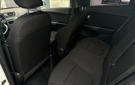 KIA Rio III рестайлинг, 2016 год, 890 000 рублей, 10 фотография