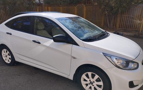 Hyundai Solaris II рестайлинг, 2013 год, 1 100 000 рублей, 7 фотография