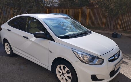 Hyundai Solaris II рестайлинг, 2013 год, 1 100 000 рублей, 8 фотография