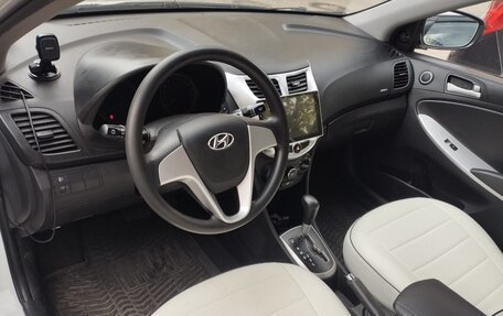 Hyundai Solaris II рестайлинг, 2013 год, 1 100 000 рублей, 18 фотография