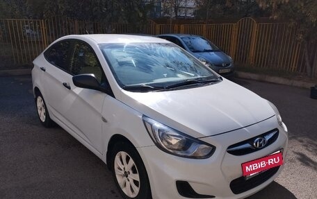 Hyundai Solaris II рестайлинг, 2013 год, 1 100 000 рублей, 9 фотография
