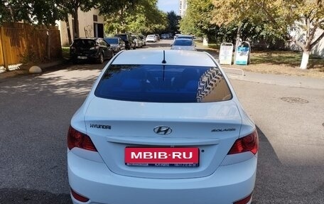 Hyundai Solaris II рестайлинг, 2013 год, 1 100 000 рублей, 4 фотография