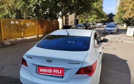 Hyundai Solaris II рестайлинг, 2013 год, 1 100 000 рублей, 3 фотография