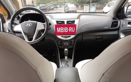 Hyundai Solaris II рестайлинг, 2013 год, 1 100 000 рублей, 15 фотография