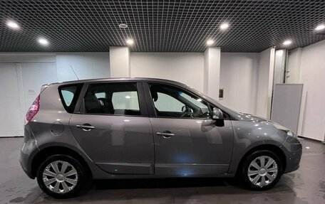 Renault Scenic III, 2011 год, 830 000 рублей, 2 фотография