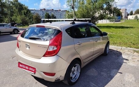 Hyundai Solaris II рестайлинг, 2013 год, 670 000 рублей, 3 фотография