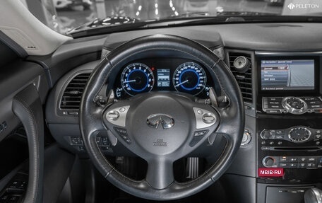 Infiniti QX70, 2017 год, 4 100 000 рублей, 11 фотография