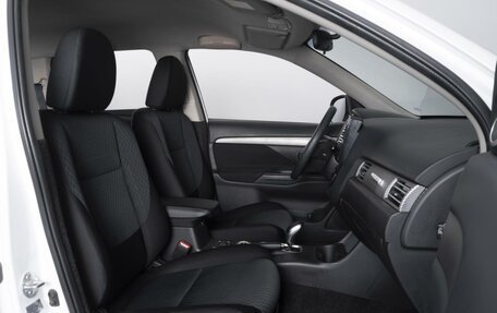 Mitsubishi Outlander III рестайлинг 3, 2014 год, 1 349 000 рублей, 8 фотография