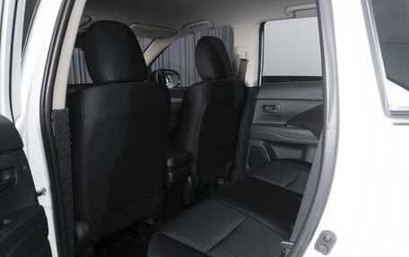 Mitsubishi Outlander III рестайлинг 3, 2014 год, 1 349 000 рублей, 11 фотография