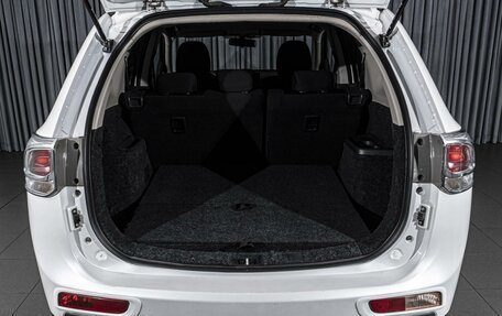 Mitsubishi Outlander III рестайлинг 3, 2014 год, 1 349 000 рублей, 18 фотография