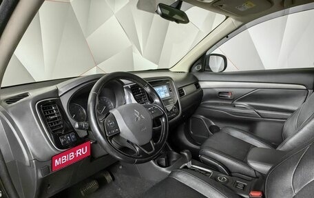Mitsubishi Outlander III рестайлинг 3, 2015 год, 1 269 000 рублей, 14 фотография