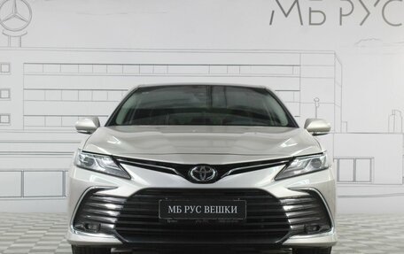 Toyota Camry, 2022 год, 3 500 000 рублей, 2 фотография