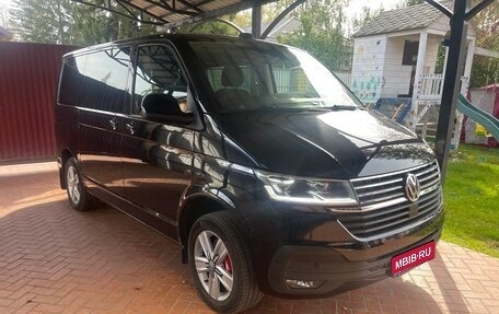Volkswagen Multivan T6 рестайлинг, 2020 год, 6 000 000 рублей, 1 фотография