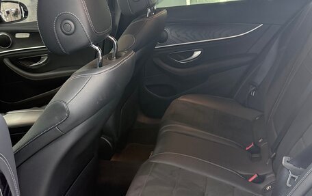 Mercedes-Benz E-Класс, 2021 год, 5 350 000 рублей, 21 фотография