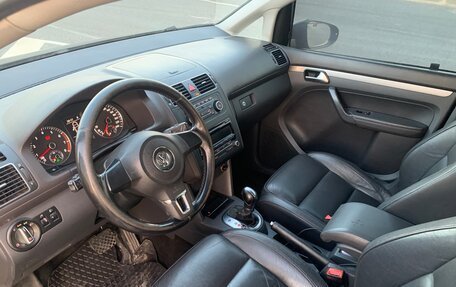 Volkswagen Touran III, 2012 год, 1 000 000 рублей, 11 фотография