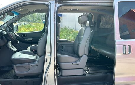 Hyundai Grand Starex Grand Starex I рестайлинг 2, 2014 год, 1 700 000 рублей, 5 фотография