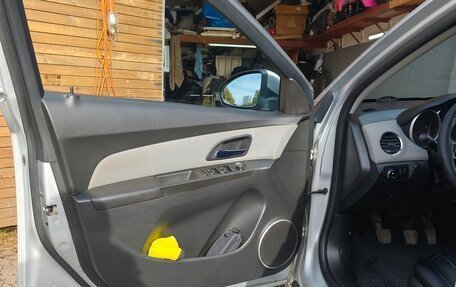 Chevrolet Cruze II, 2012 год, 870 000 рублей, 9 фотография
