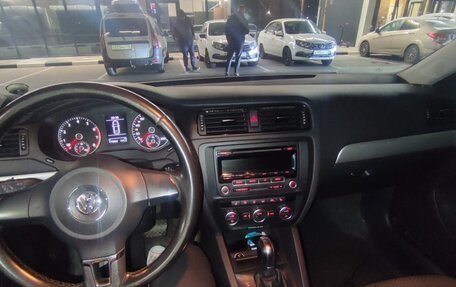 Volkswagen Jetta VI, 2013 год, 950 000 рублей, 7 фотография