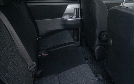 Toyota Noah III, 2011 год, 1 359 000 рублей, 13 фотография
