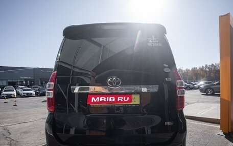 Toyota Noah III, 2011 год, 1 359 000 рублей, 6 фотография