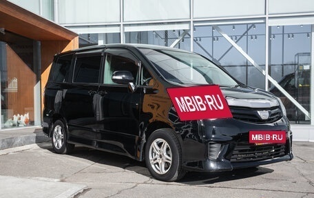 Toyota Noah III, 2011 год, 1 359 000 рублей, 8 фотография