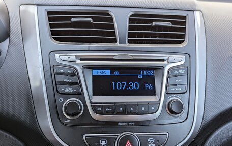Hyundai Solaris II рестайлинг, 2015 год, 999 000 рублей, 18 фотография