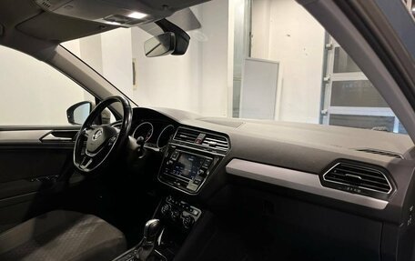 Volkswagen Tiguan II, 2017 год, 1 950 000 рублей, 12 фотография