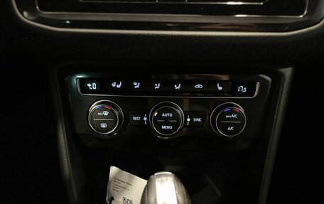 Volkswagen Tiguan II, 2017 год, 1 950 000 рублей, 15 фотография