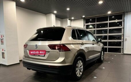 Volkswagen Tiguan II, 2017 год, 1 950 000 рублей, 3 фотография