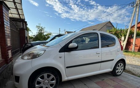 Peugeot 107 I рестайлинг, 2011 год, 600 000 рублей, 2 фотография