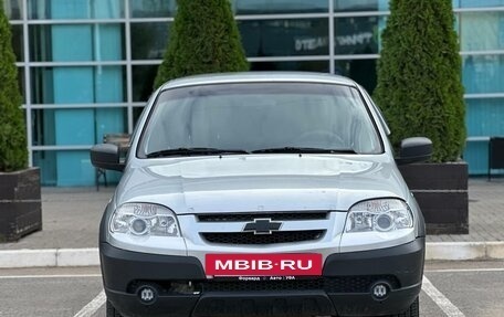 Chevrolet Niva I рестайлинг, 2018 год, 745 000 рублей, 2 фотография