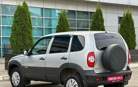 Chevrolet Niva I рестайлинг, 2018 год, 745 000 рублей, 4 фотография